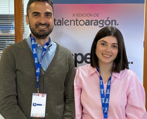 Gorka Calderón, responsable de planta junto a Elena Alejandre, directora de RRHH de Lacor Textil